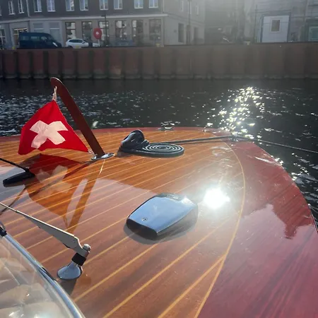 Botel Classic Boat