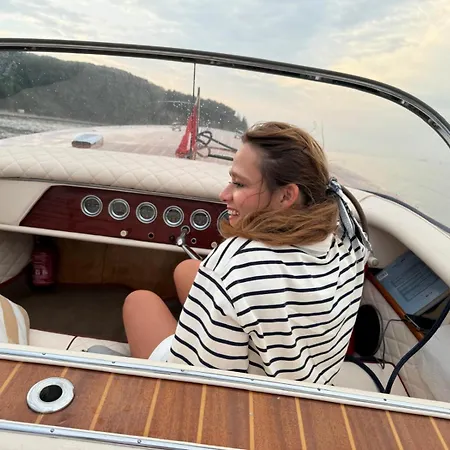 Botel Classic Boat