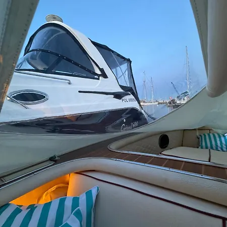 Hotel na wodzie Classic Boat